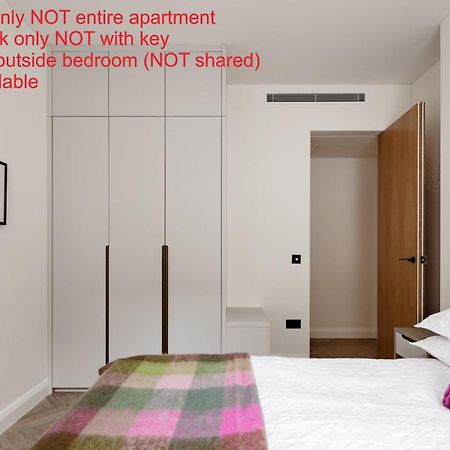 Modern Apartment & Rooms At Charing Cross London Exteriör bild