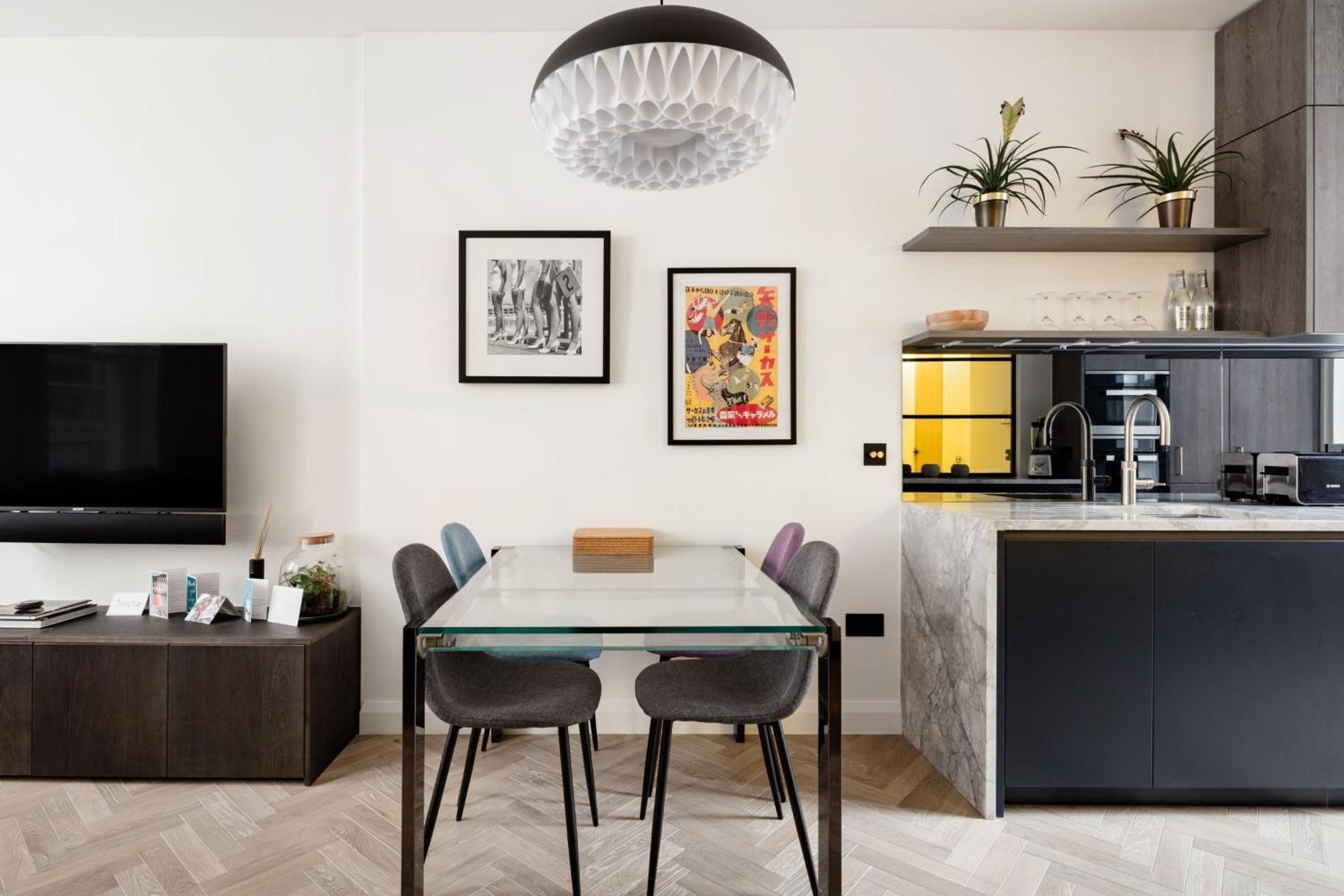 Modern Apartment & Rooms At Charing Cross London Exteriör bild